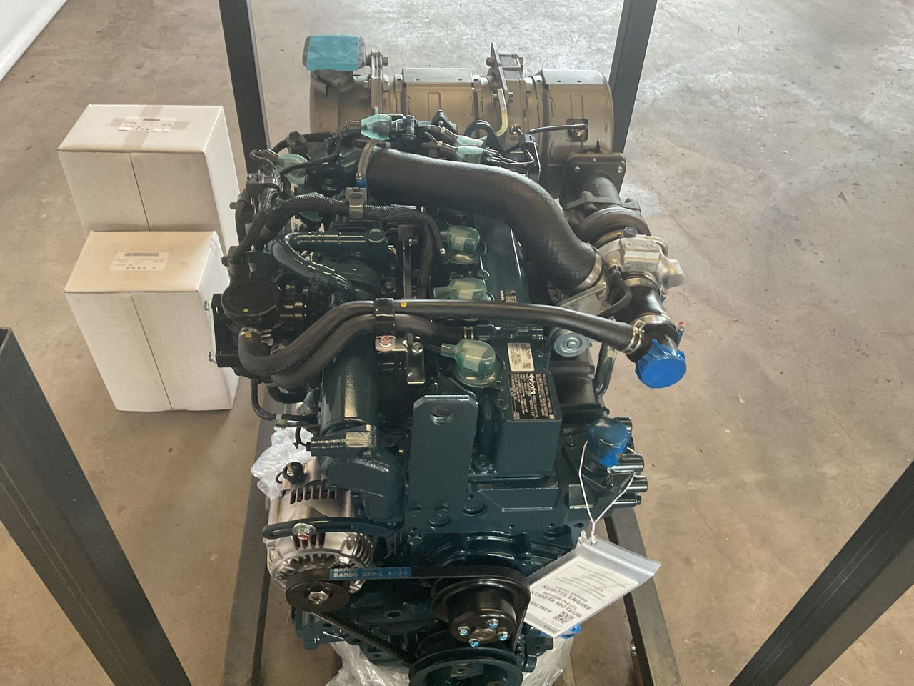 Kubota V3307 CR-T - Động cơ: hình 3 Kubota V3307 CR-T - Động cơ: hình 3