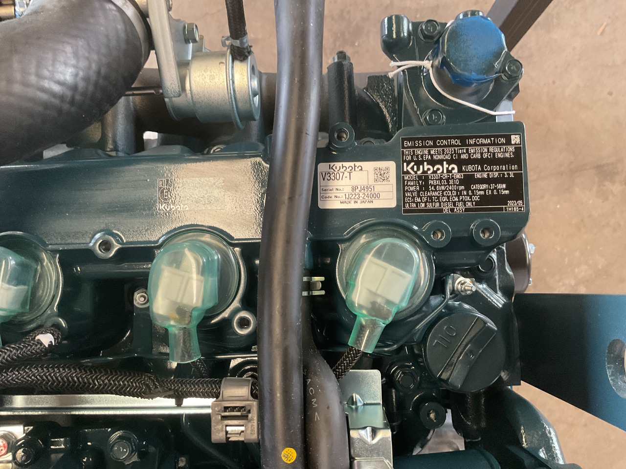 Kubota V3307 CR-T - Động cơ: hình 4 Kubota V3307 CR-T - Động cơ: hình 4