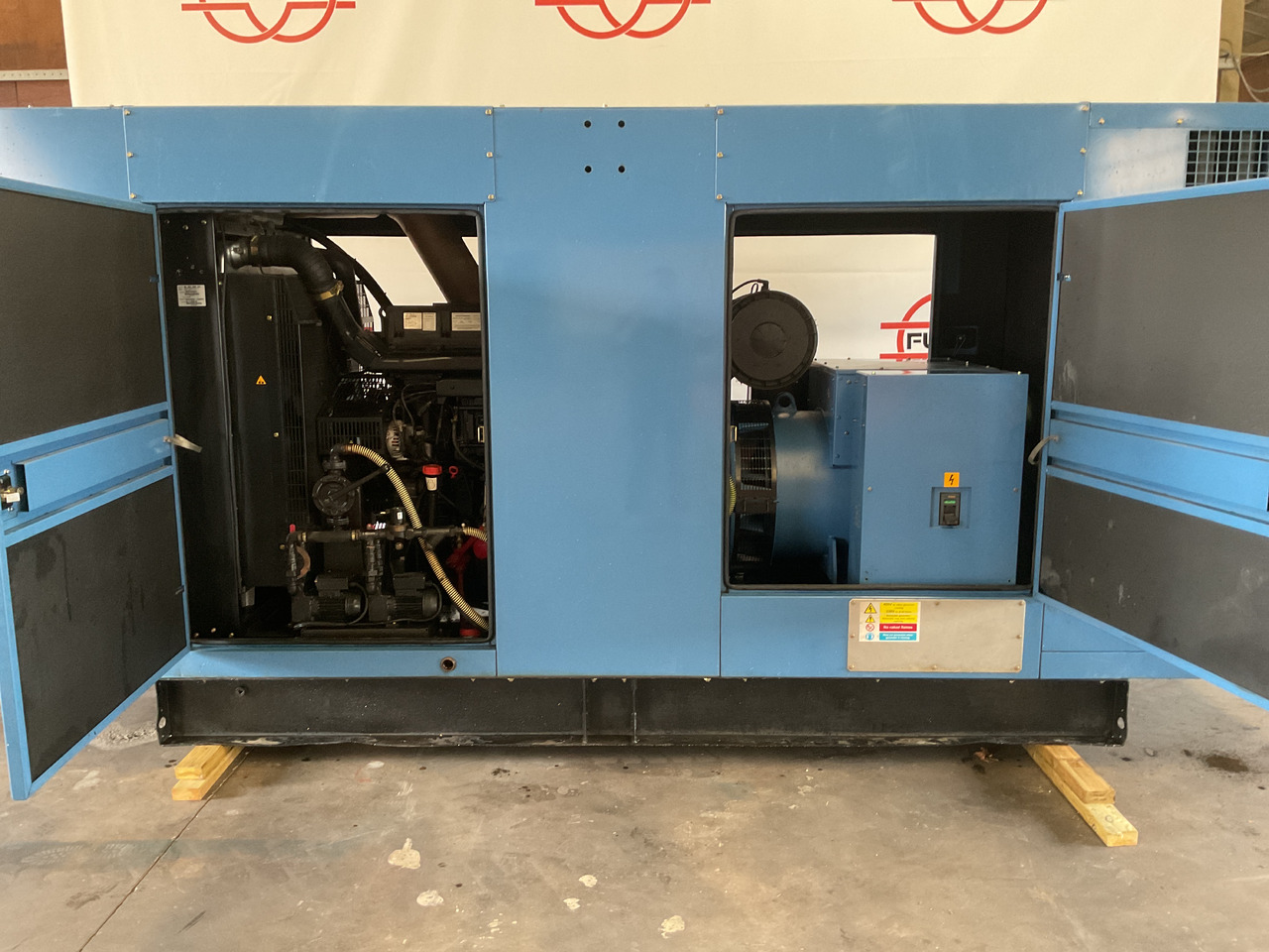 Volvo 500KVA, Generatorset. Like brand new. 98 Running hours since new! - Bộ phát điện: hình 1 Volvo 500KVA, Generatorset. Like brand new. 98 Running hours since new! - Bộ phát điện: hình 1