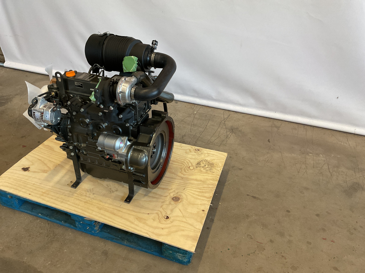 Yanmar 4TNV84T - Động cơ: hình 4 Yanmar 4TNV84T - Động cơ: hình 4