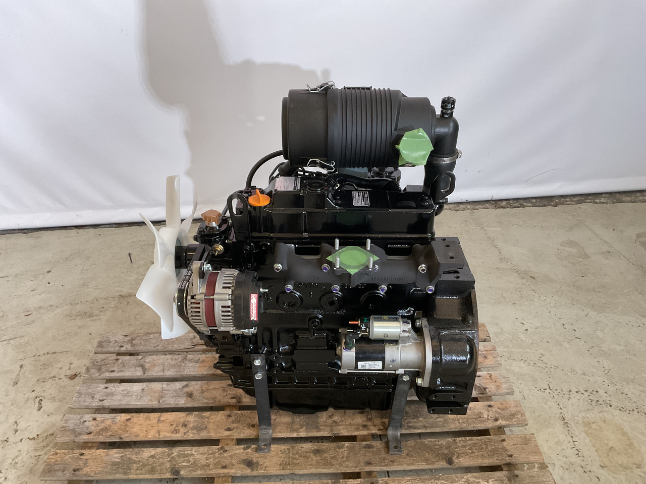 Yanmar 4TNV88 - Động cơ: hình 2 Yanmar 4TNV88 - Động cơ: hình 2