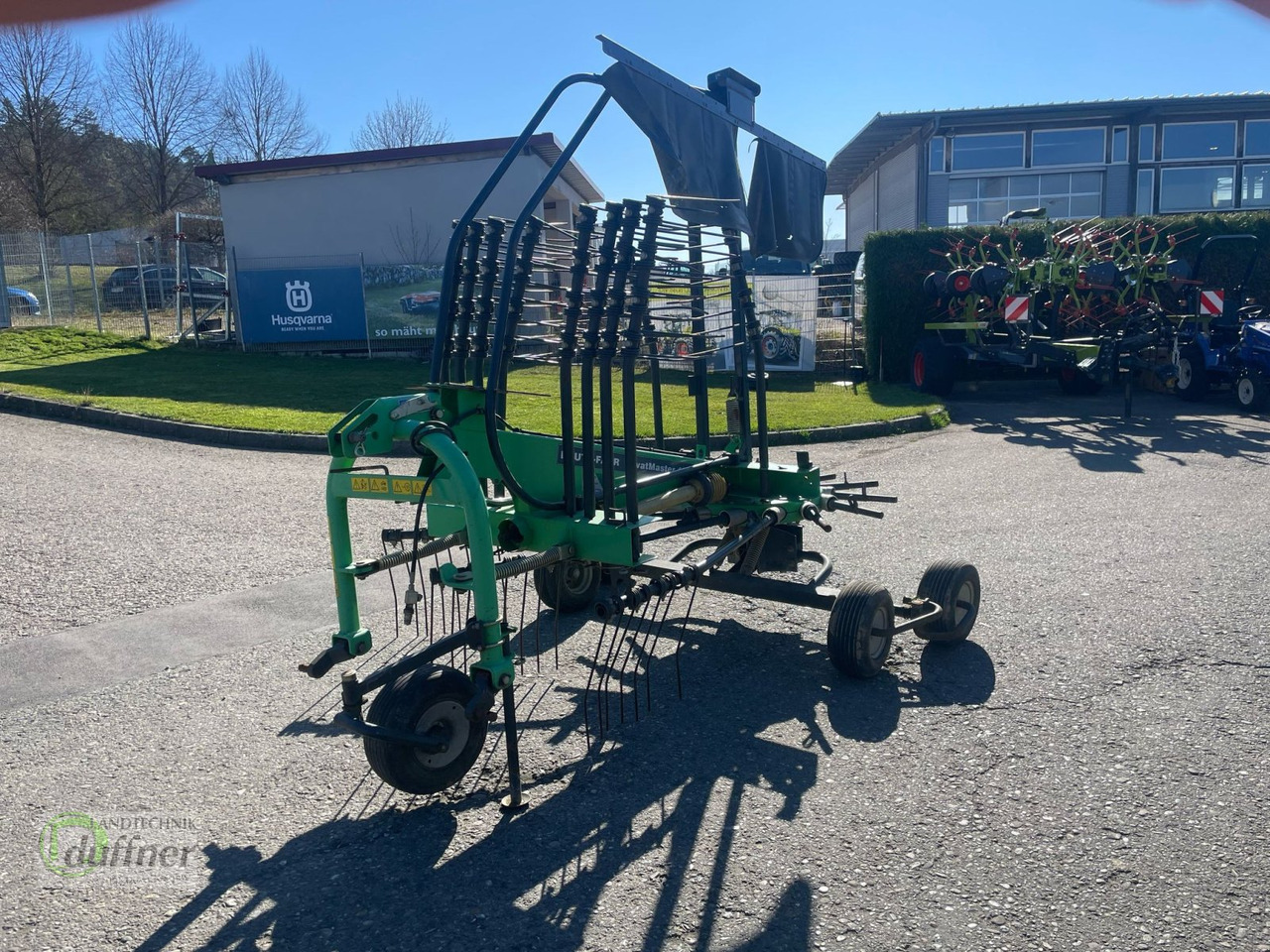 Deutz-Fahr Swatmaster 4621 - Dàn trải/ Cào: hình 1 Deutz-Fahr Swatmaster 4621 - Dàn trải/ Cào: hình 1