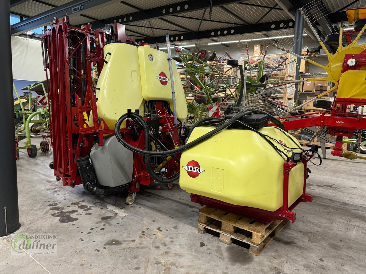 Hardi Mega 12 1200 Smart ISOBUS - Máy xịt kéo: hình 2 Hardi Mega 12 1200 Smart ISOBUS - Máy xịt kéo: hình 2