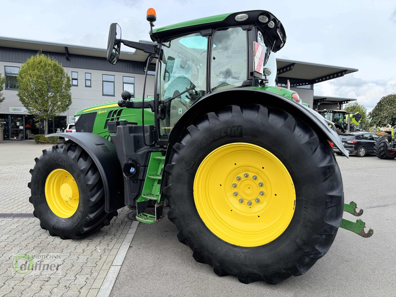 John Deere 6215R - Máy cày: hình 4 John Deere 6215R - Máy cày: hình 4