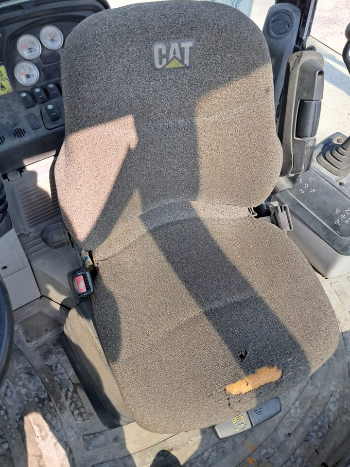 CATERPILLAR 428E - Máy xúc trước múc sau: hình 4 CATERPILLAR 428E - Máy xúc trước múc sau: hình 4