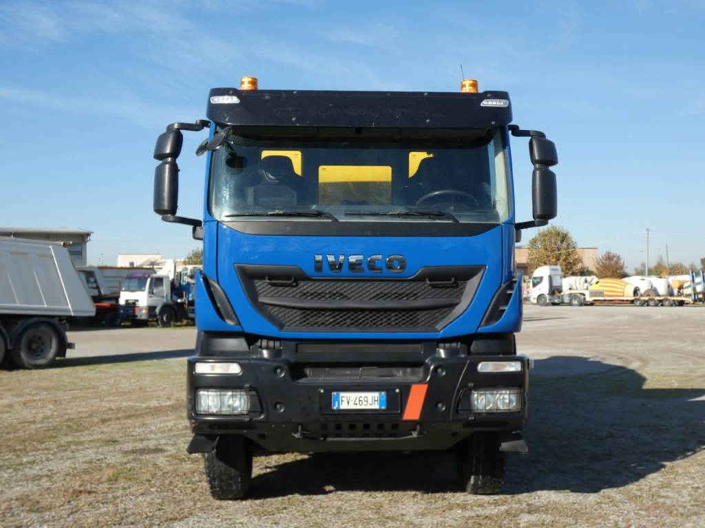 IVECO TRAKKER 500 CIFA RY1300 - Xe trộn bê tông: hình 5 IVECO TRAKKER 500 CIFA RY1300 - Xe trộn bê tông: hình 5