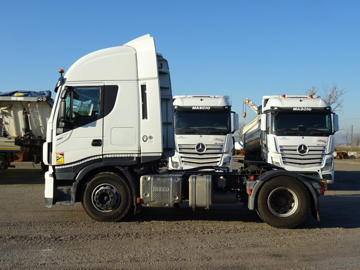 IVECO STRALIS 450 - Xe đầu kéo: hình 2 IVECO STRALIS 450 - Xe đầu kéo: hình 2