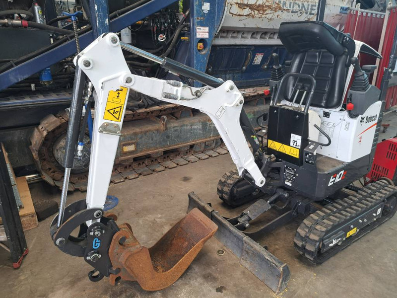 Bobcat E 10z - Máy xúc mini: hình 2 Bobcat E 10z - Máy xúc mini: hình 2