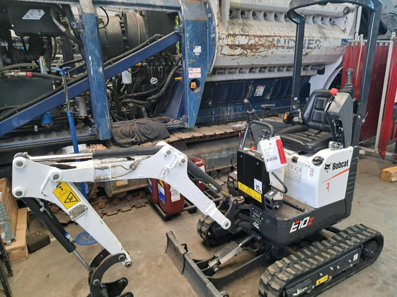 Bobcat E 10z - Máy xúc mini: hình 4 Bobcat E 10z - Máy xúc mini: hình 4