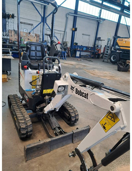 Bobcat E 10z - Máy xúc mini: hình 1 Bobcat E 10z - Máy xúc mini: hình 1