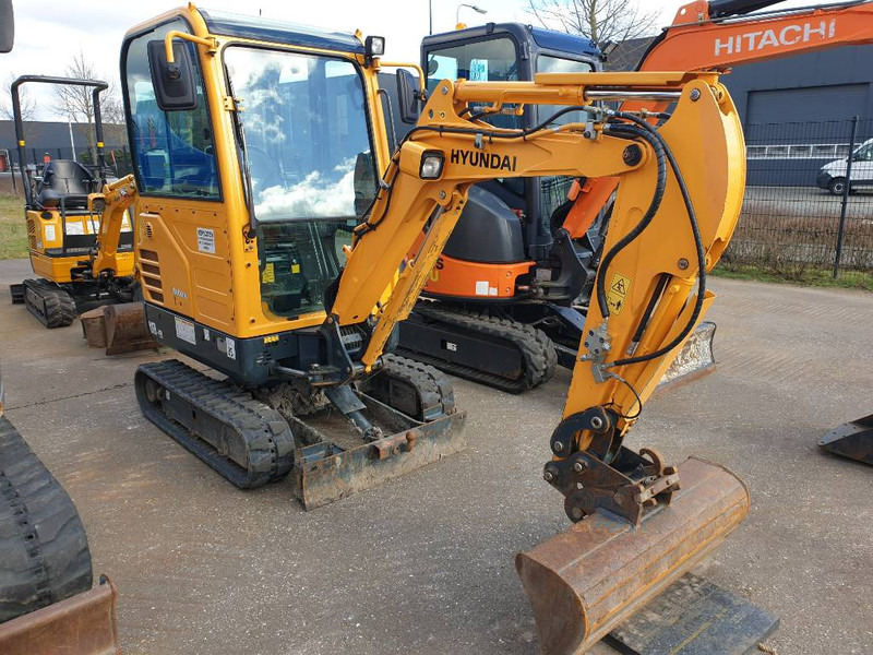 Hyundai R18-9 - Máy xúc mini: hình 2 Hyundai R18-9 - Máy xúc mini: hình 2