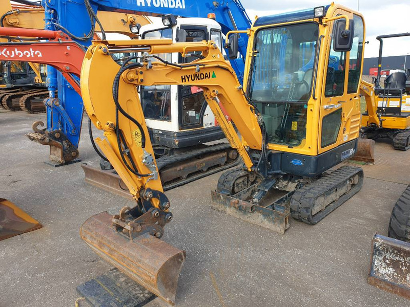 Hyundai R18-9 - Máy xúc mini: hình 1 Hyundai R18-9 - Máy xúc mini: hình 1