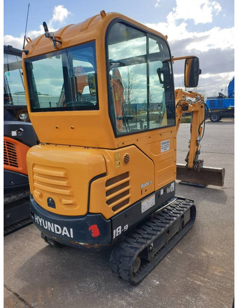 Hyundai R18-9 - Máy xúc mini: hình 4 Hyundai R18-9 - Máy xúc mini: hình 4