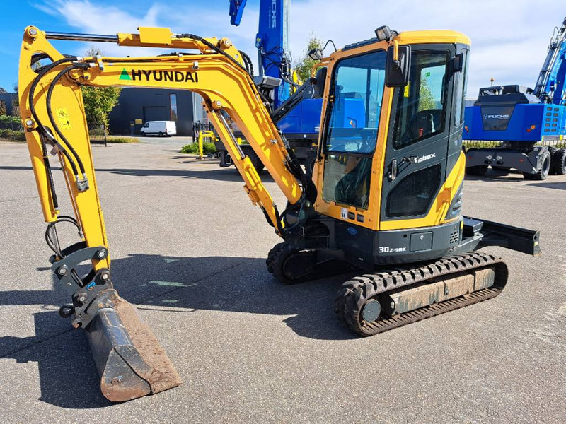 Hyundai R30 Z-9AK - Máy xúc mini: hình 1 Hyundai R30 Z-9AK - Máy xúc mini: hình 1