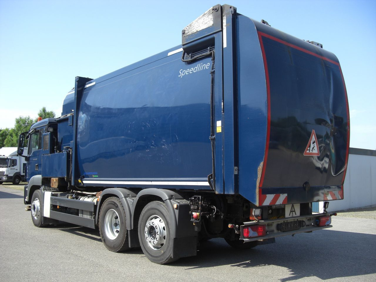 MAN 26360FNLL / SEITENLADER MAN 26360FNLL / SEITENLADER - Xe tải chở rác: hình 4 MAN 26360FNLL / SEITENLADER MAN 26360FNLL / SEITENLADER - Xe tải chở rác: hình 4