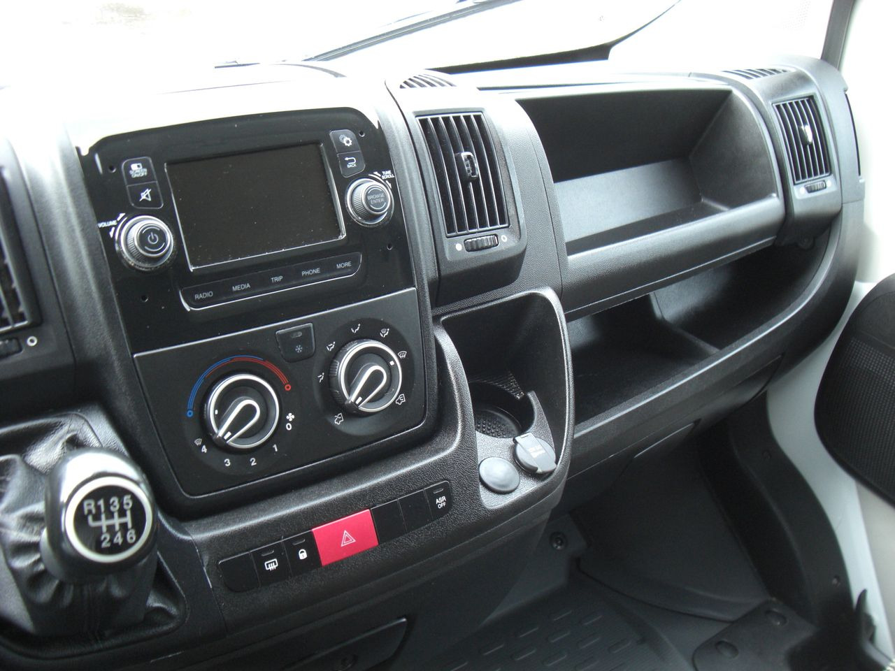 Xe van nhỏ gọn Peugeot BOXER 2,0 KURZ/NIEDRIG: hình 13