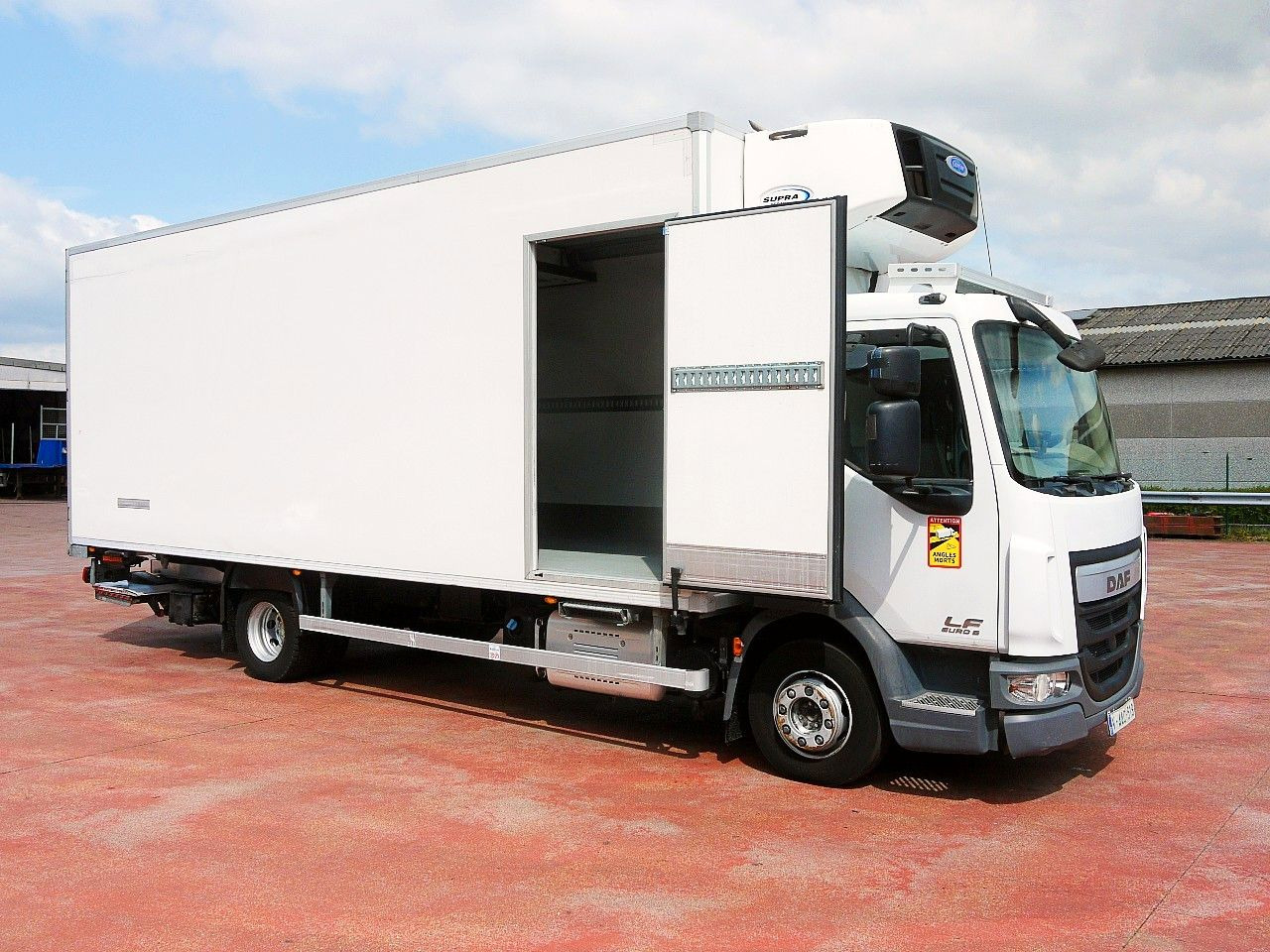 DAF 180.12 LF FA KUHLKOFFER CARRIER SUPRA 850 MULTI - Xe tải đông lạnh: hình 3 DAF 180.12 LF FA KUHLKOFFER CARRIER SUPRA 850 MULTI - Xe tải đông lạnh: hình 3