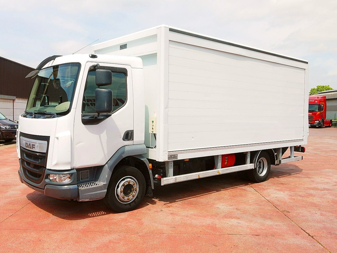 DAF LF 180 12 GETRANKENWAGEN LBW LUFT - Xe tải đồ uống: hình 4 DAF LF 180 12 GETRANKENWAGEN LBW LUFT - Xe tải đồ uống: hình 4