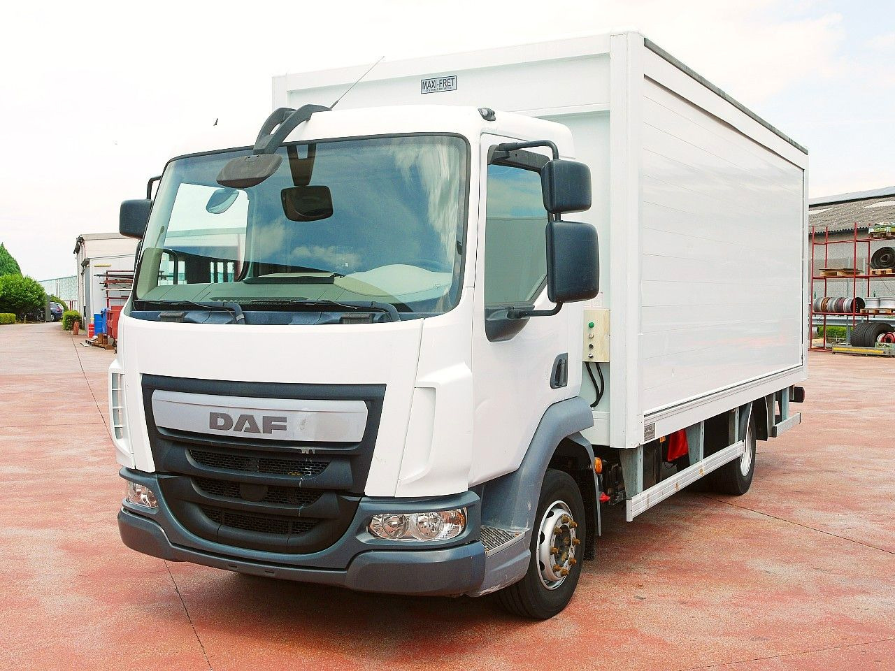 DAF LF 180 12 GETRANKENWAGEN LBW LUFT - Xe tải đồ uống: hình 5 DAF LF 180 12 GETRANKENWAGEN LBW LUFT - Xe tải đồ uống: hình 5