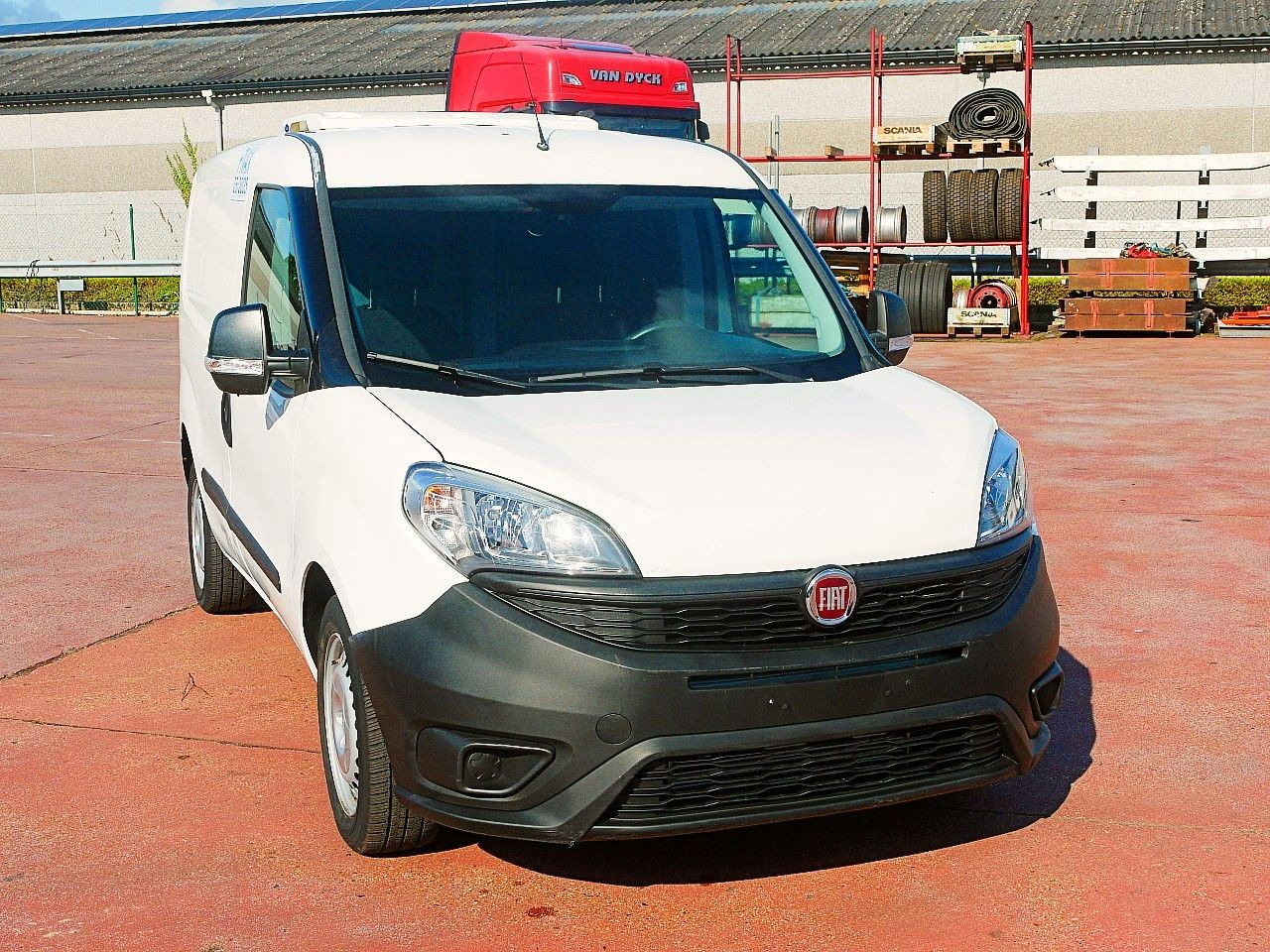 Fiat DOBLO 1.4 KUHLKASTENWAGEN CARRIER NEOS -20c E6 - Xe van đông lạnh: hình 1 Fiat DOBLO 1.4 KUHLKASTENWAGEN CARRIER NEOS -20c E6 - Xe van đông lạnh: hình 1
