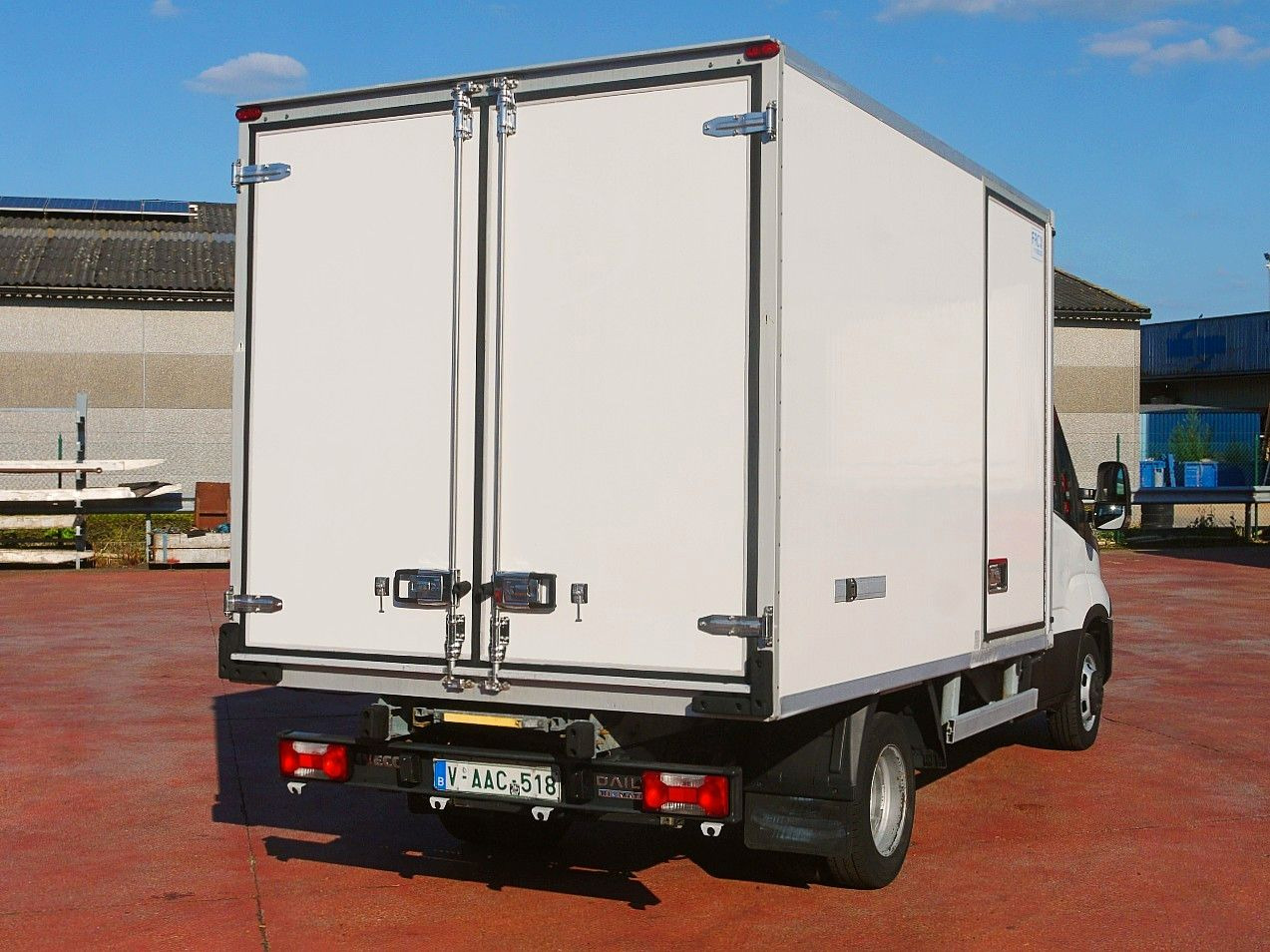 Iveco 35C14 DAILY KUHLKOFER CARRIER XARIOS 350 -20 A/C - Xe van đông lạnh: hình 5 Iveco 35C14 DAILY KUHLKOFER CARRIER XARIOS 350 -20 A/C - Xe van đông lạnh: hình 5