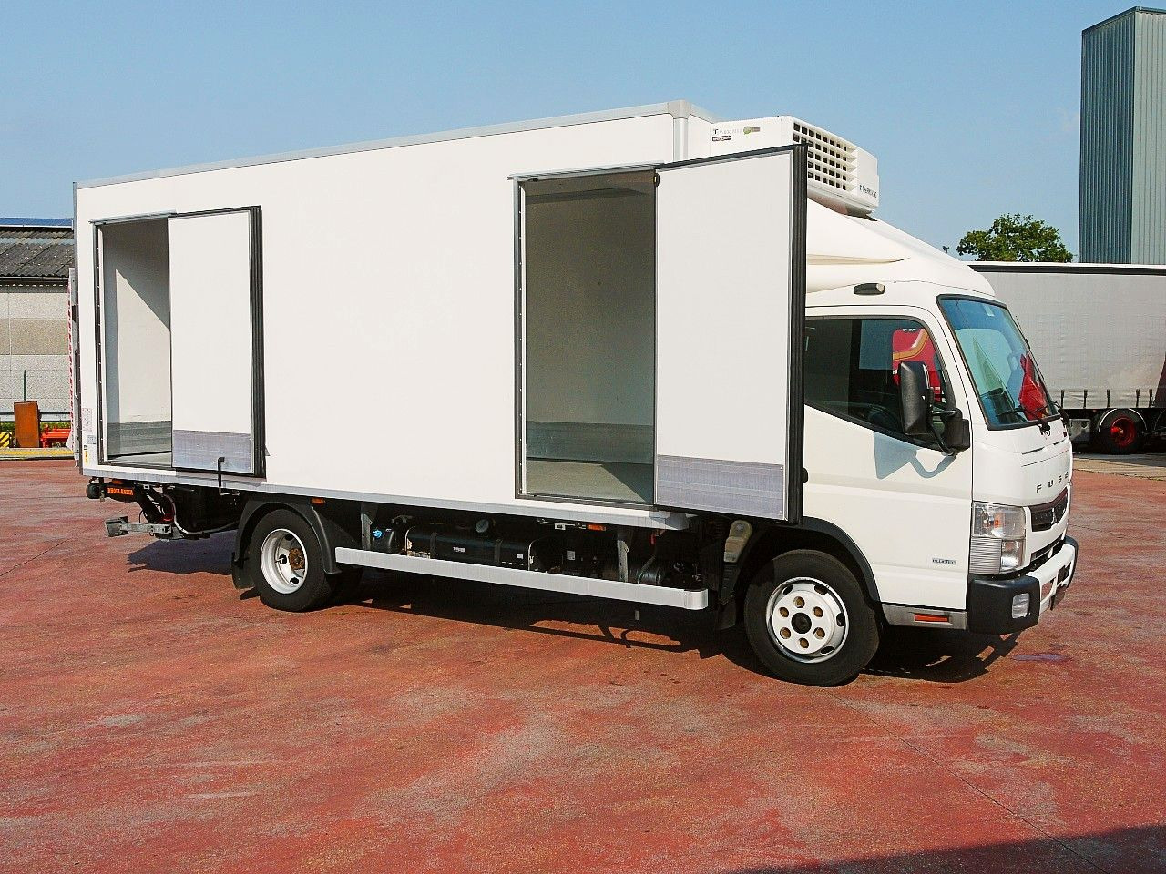 Mitsubishi FUSO CANTER 3.0 KUHLKOFFER THERMOKING V800 MT AC - Xe van đông lạnh: hình 3 Mitsubishi FUSO CANTER 3.0 KUHLKOFFER THERMOKING V800 MT AC - Xe van đông lạnh: hình 3
