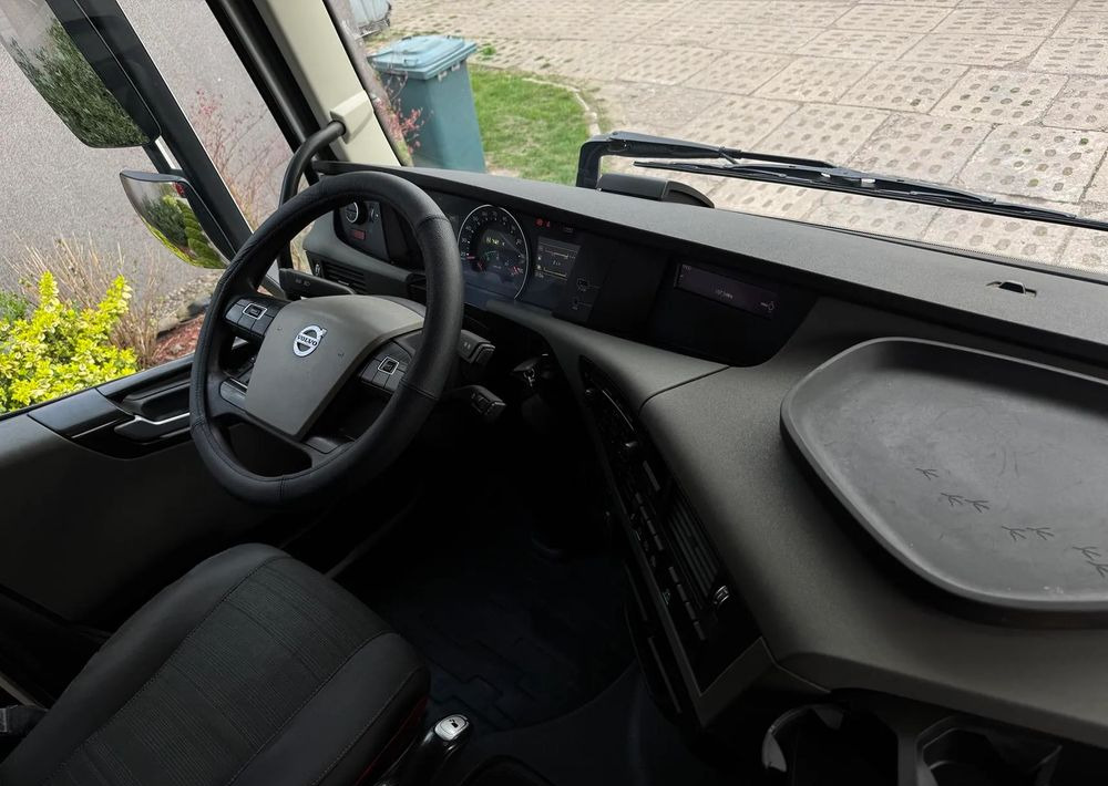 Volvo FH GLOBETROTTER - Xe đầu kéo: hình 4 Volvo FH GLOBETROTTER - Xe đầu kéo: hình 4
