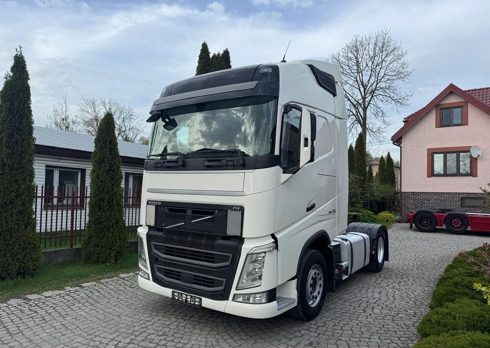 Volvo FH GLOBETROTTER - Xe đầu kéo: hình 1 Volvo FH GLOBETROTTER - Xe đầu kéo: hình 1