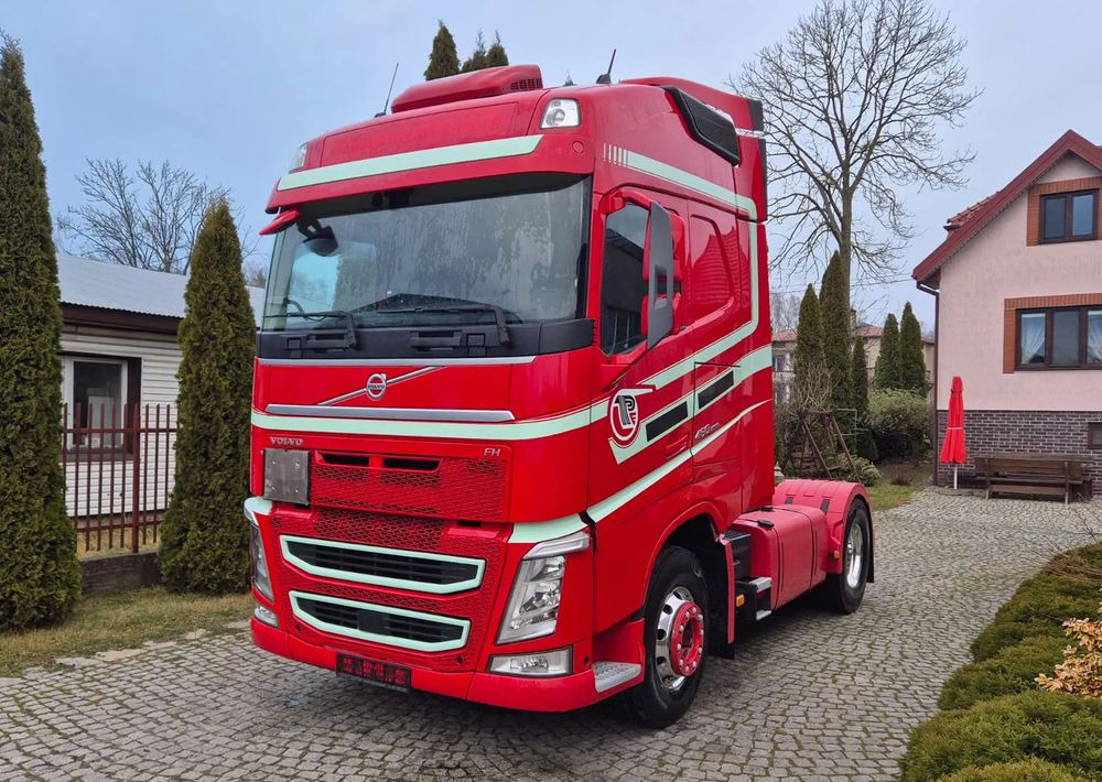 Volvo FH GLOBETROTTER - Xe đầu kéo: hình 1 Volvo FH GLOBETROTTER - Xe đầu kéo: hình 1