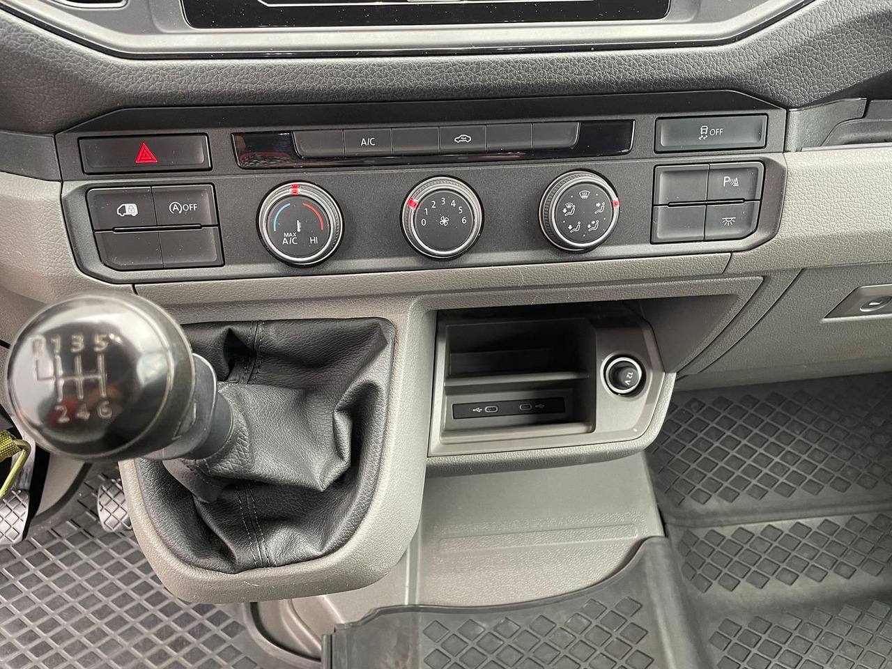 Xe van chở hàng Volkswagen Crafter Kasten 35 L4H3 AHK KLIMA DAB PDC KAMERA: hình 29 Xe van chở hàng Volkswagen Crafter Kasten 35 L4H3 AHK KLIMA DAB PDC KAMERA: hình 29