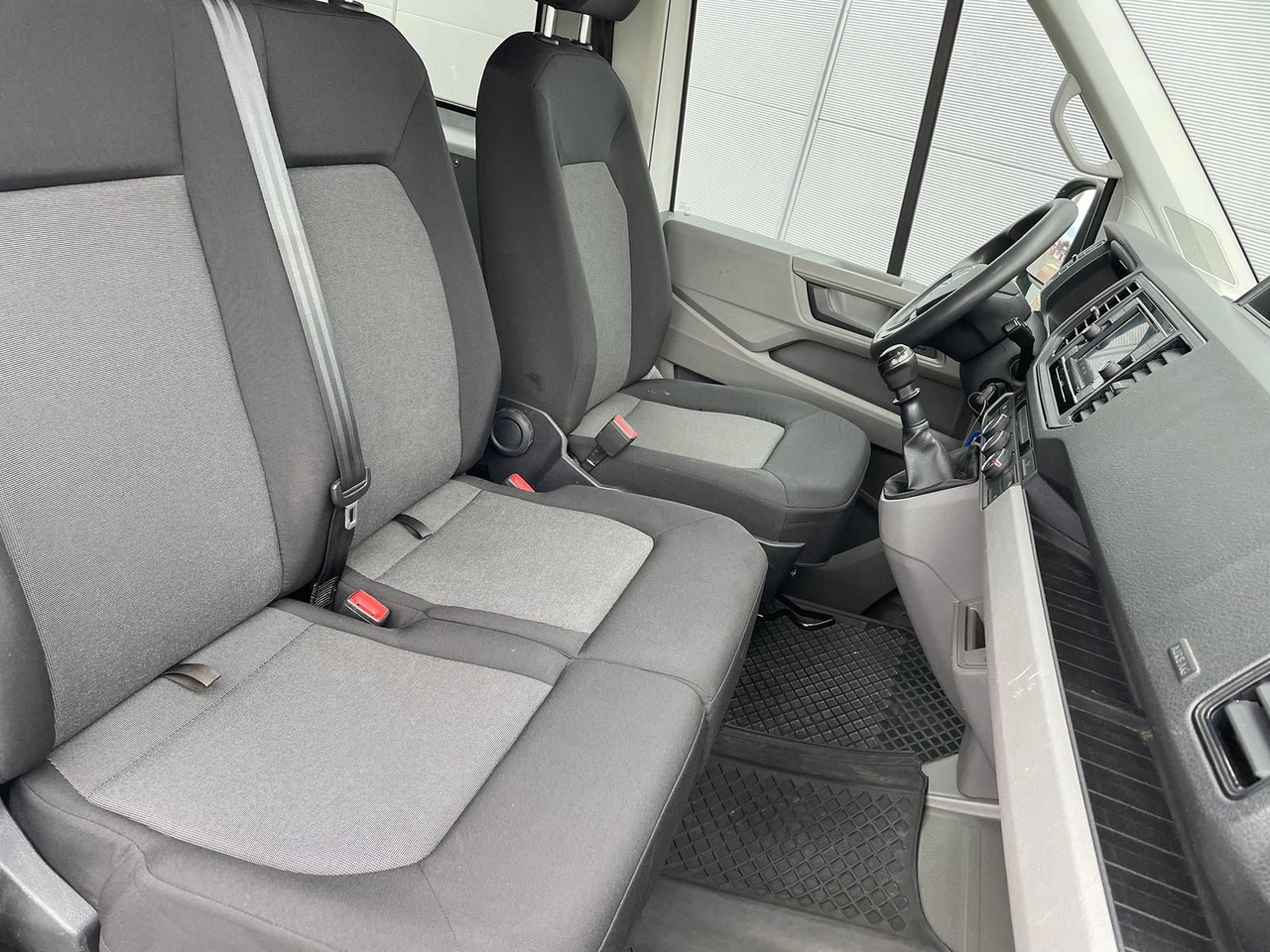 Xe van chở hàng Volkswagen Crafter Kasten 35 L4H3 AHK KLIMA DAB PDC KAMERA: hình 22 Xe van chở hàng Volkswagen Crafter Kasten 35 L4H3 AHK KLIMA DAB PDC KAMERA: hình 22