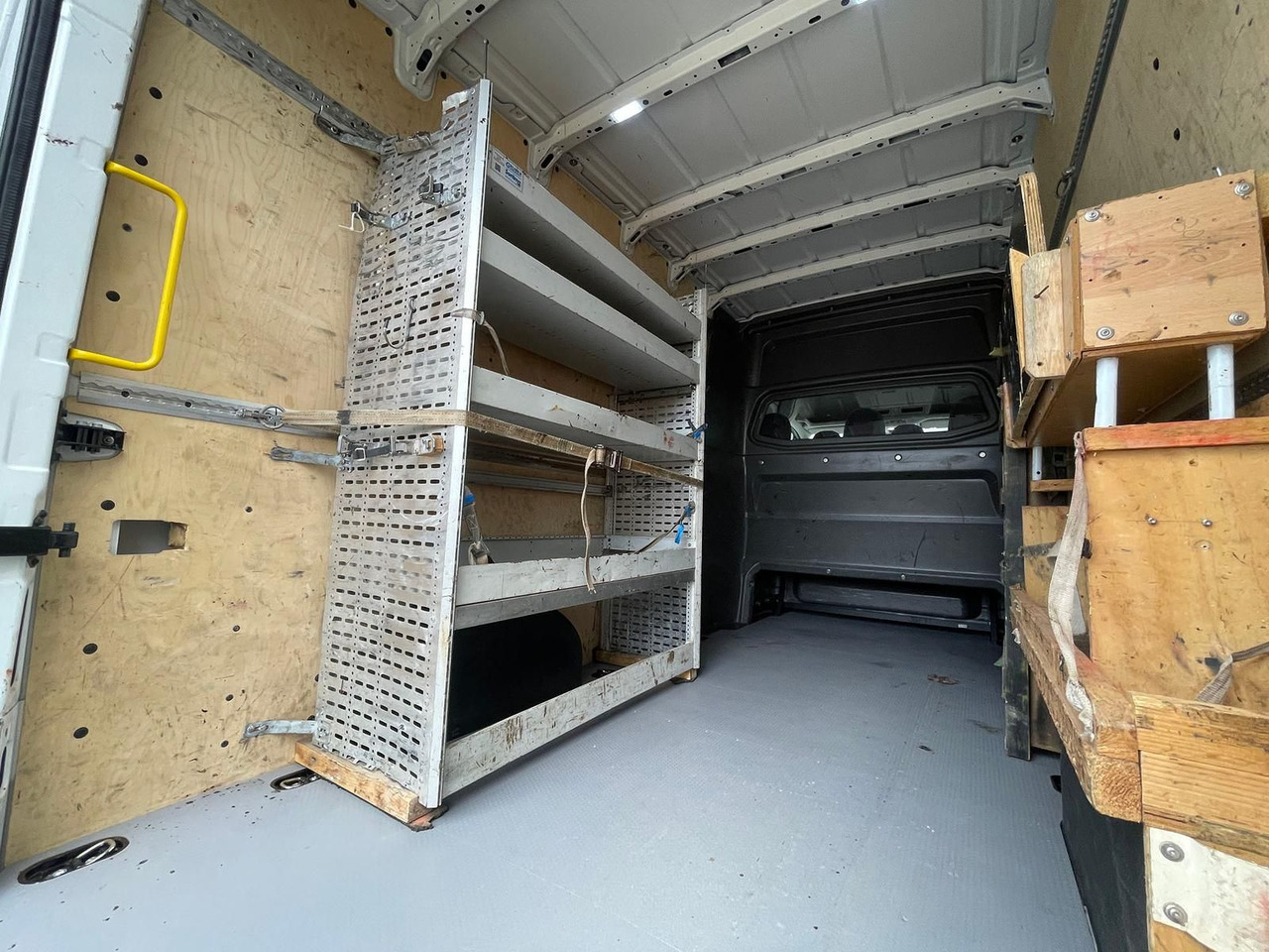 Xe van chở hàng Volkswagen Crafter Kasten 35 L4H3 AHK KLIMA DAB PDC KAMERA: hình 26 Xe van chở hàng Volkswagen Crafter Kasten 35 L4H3 AHK KLIMA DAB PDC KAMERA: hình 26