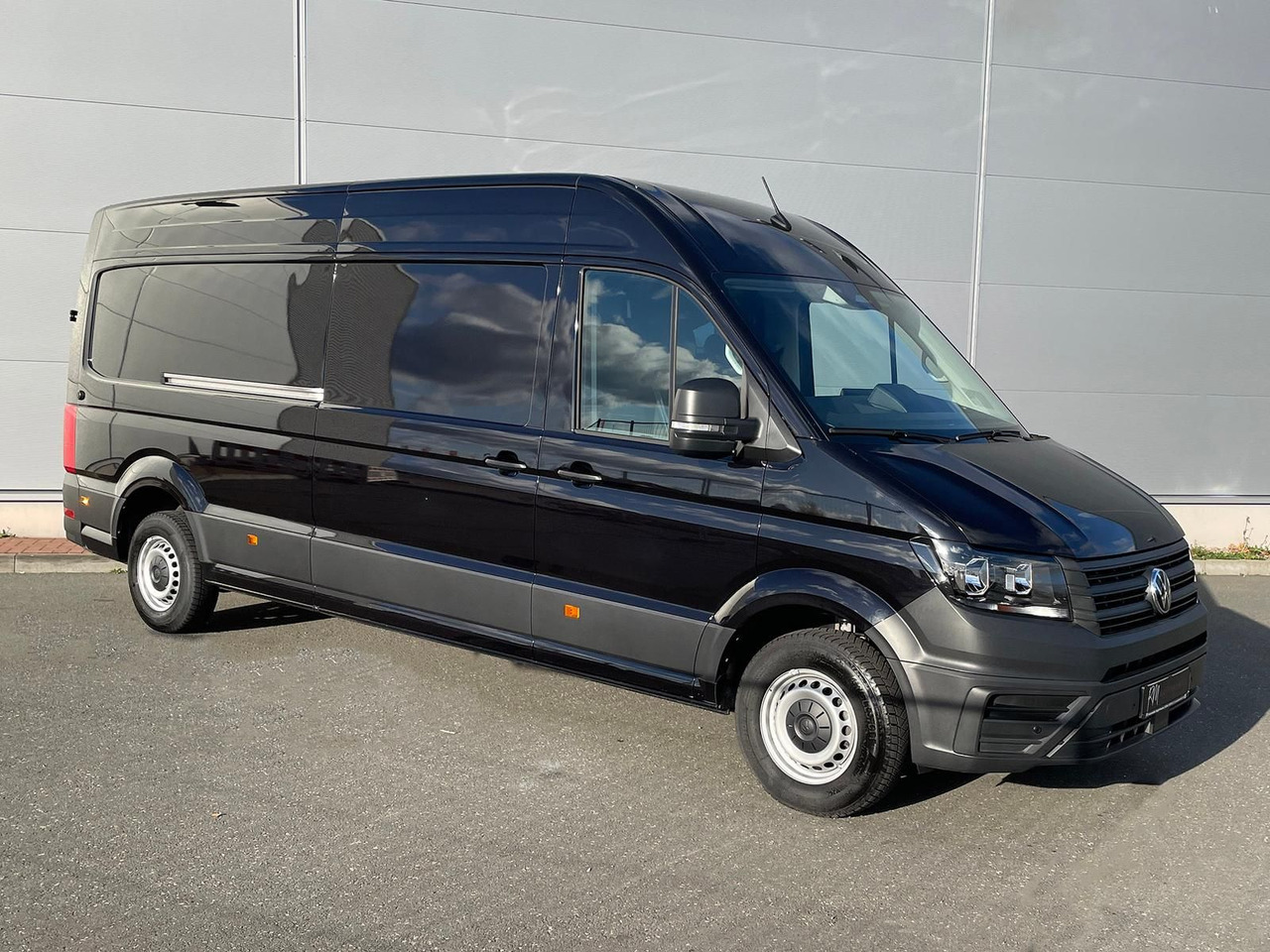 Volkswagen Crafter Kasten 35 L4H3 NAV SITZHZ AHK DAB KAMERA - Xe van chở khách: hình 2 Volkswagen Crafter Kasten 35 L4H3 NAV SITZHZ AHK DAB KAMERA - Xe van chở khách: hình 2
