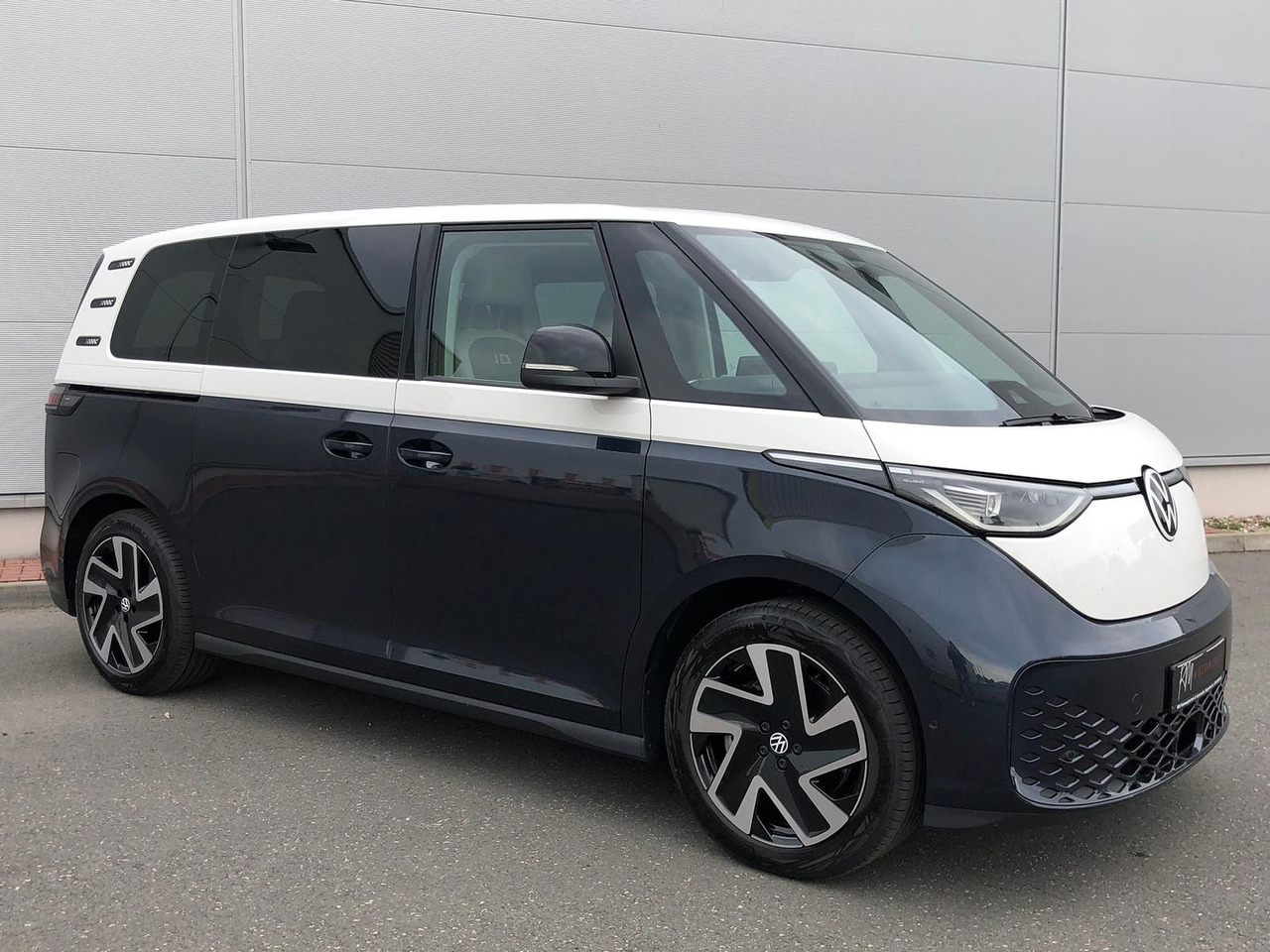 Volkswagen ID. Buzz 150 kW Pro AHK ACC MATRIX LED KEYLESS - Xe van chở khách, Xe van điện: hình 2 Volkswagen ID. Buzz 150 kW Pro AHK ACC MATRIX LED KEYLESS - Xe van chở khách, Xe van điện: hình 2