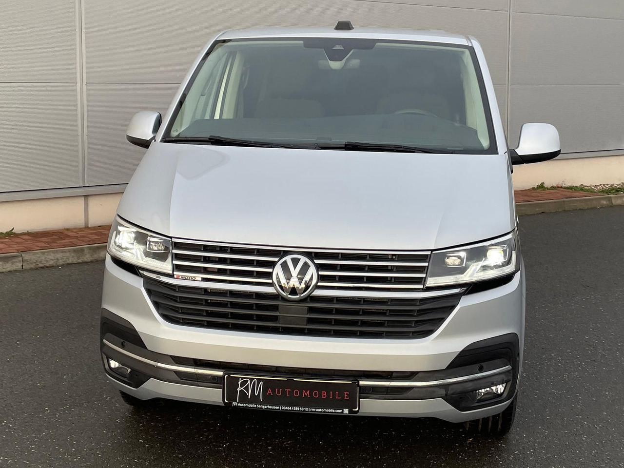 Volkswagen T6.1 Caravelle Comfortl LR 4M NAV el. Trittstufe - Xe bus mini, Xe van chở khách: hình 4 Volkswagen T6.1 Caravelle Comfortl LR 4M NAV el. Trittstufe - Xe bus mini, Xe van chở khách: hình 4