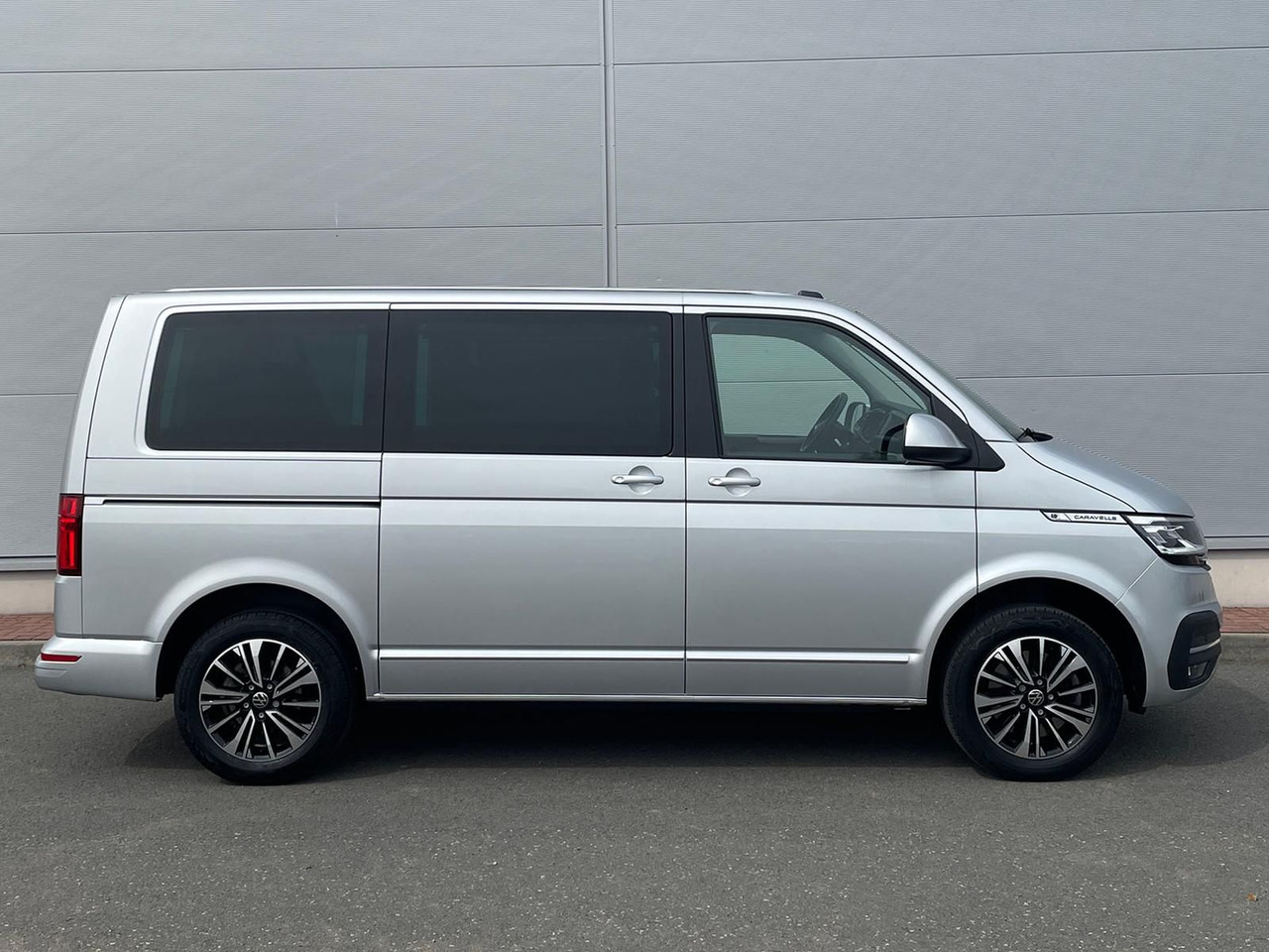 Volkswagen T6.1 Caravelle Highline STANDHZ NAVI LEDER PDC - Xe van chở khách: hình 5 Volkswagen T6.1 Caravelle Highline STANDHZ NAVI LEDER PDC - Xe van chở khách: hình 5