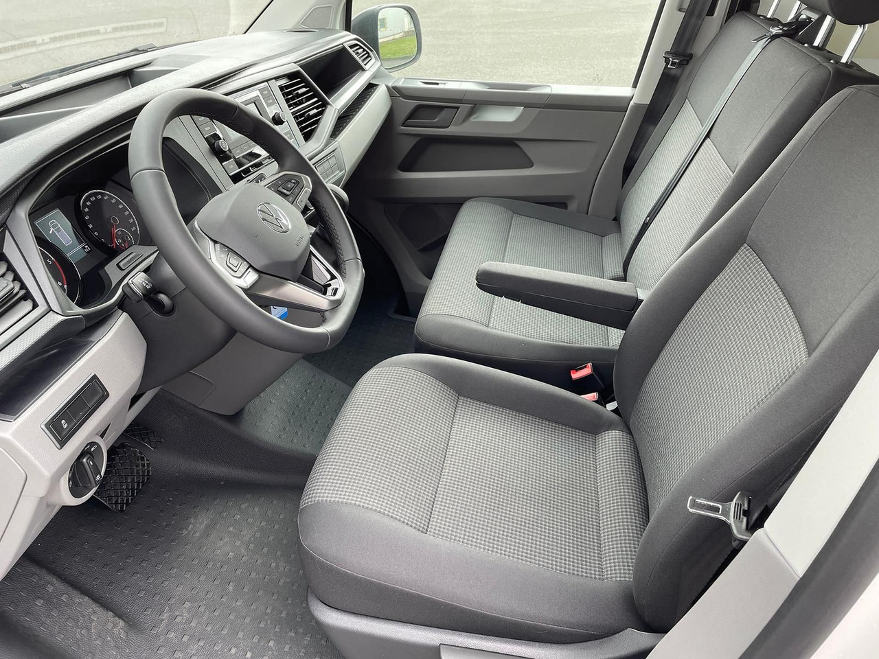 Xe van chở hàng Volkswagen T6.1 Transporter Mixto lang 4M MFL LED TEMPOMAT: hình 12