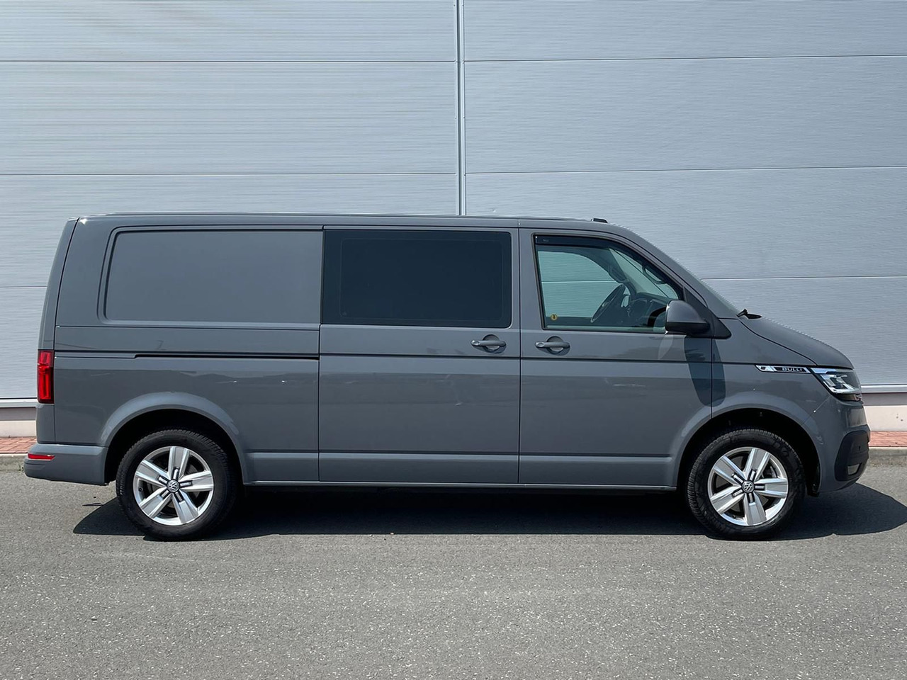 Volkswagen T6.1 Transporter lang 4M LED BEAR LOCK KAM DAB - Xe van chở hàng: hình 5 Volkswagen T6.1 Transporter lang 4M LED BEAR LOCK KAM DAB - Xe van chở hàng: hình 5