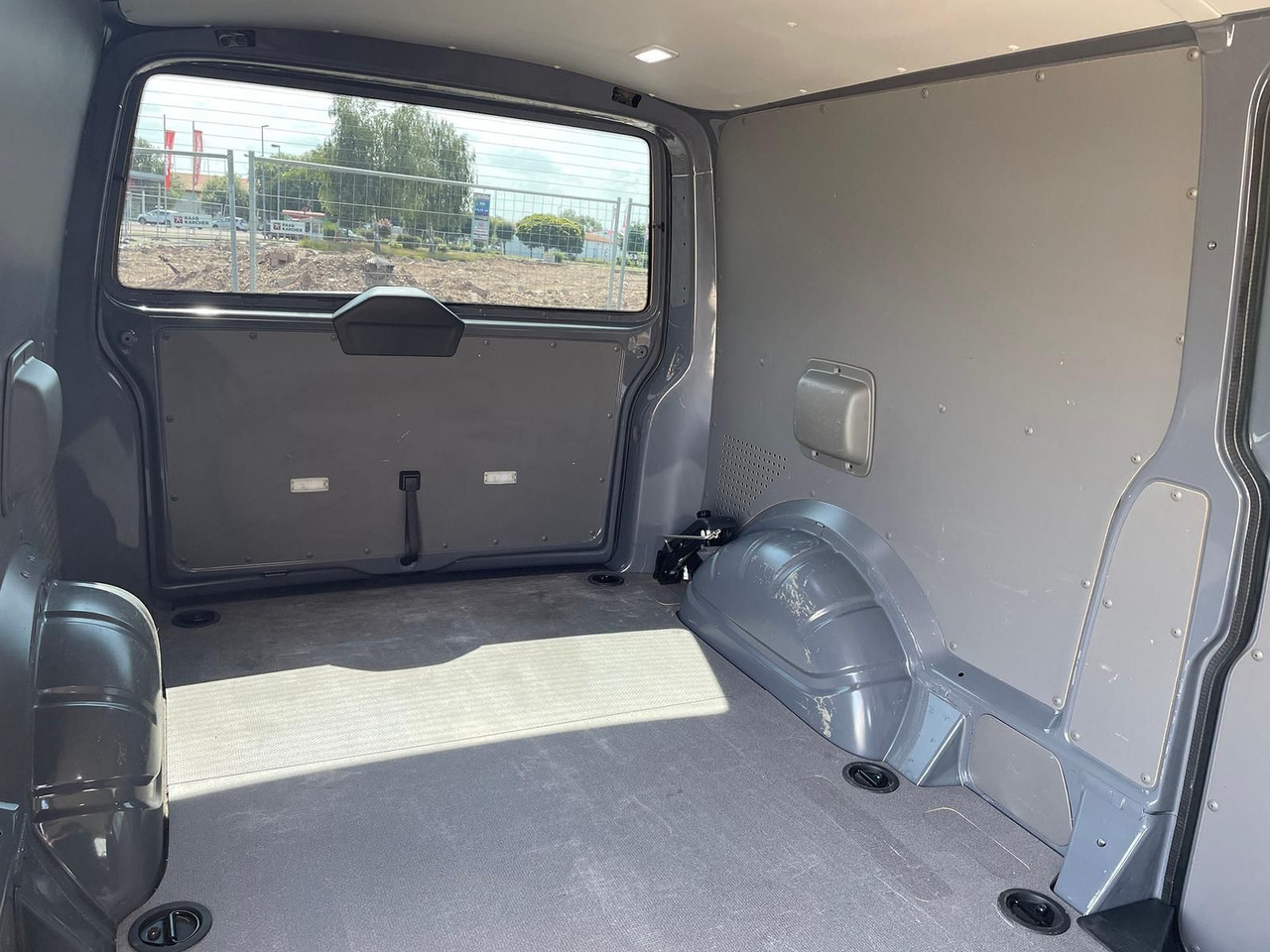 Xe van chở hàng Volkswagen T6.1 Transporter lang 4M LED BEAR LOCK KAM DAB: hình 10