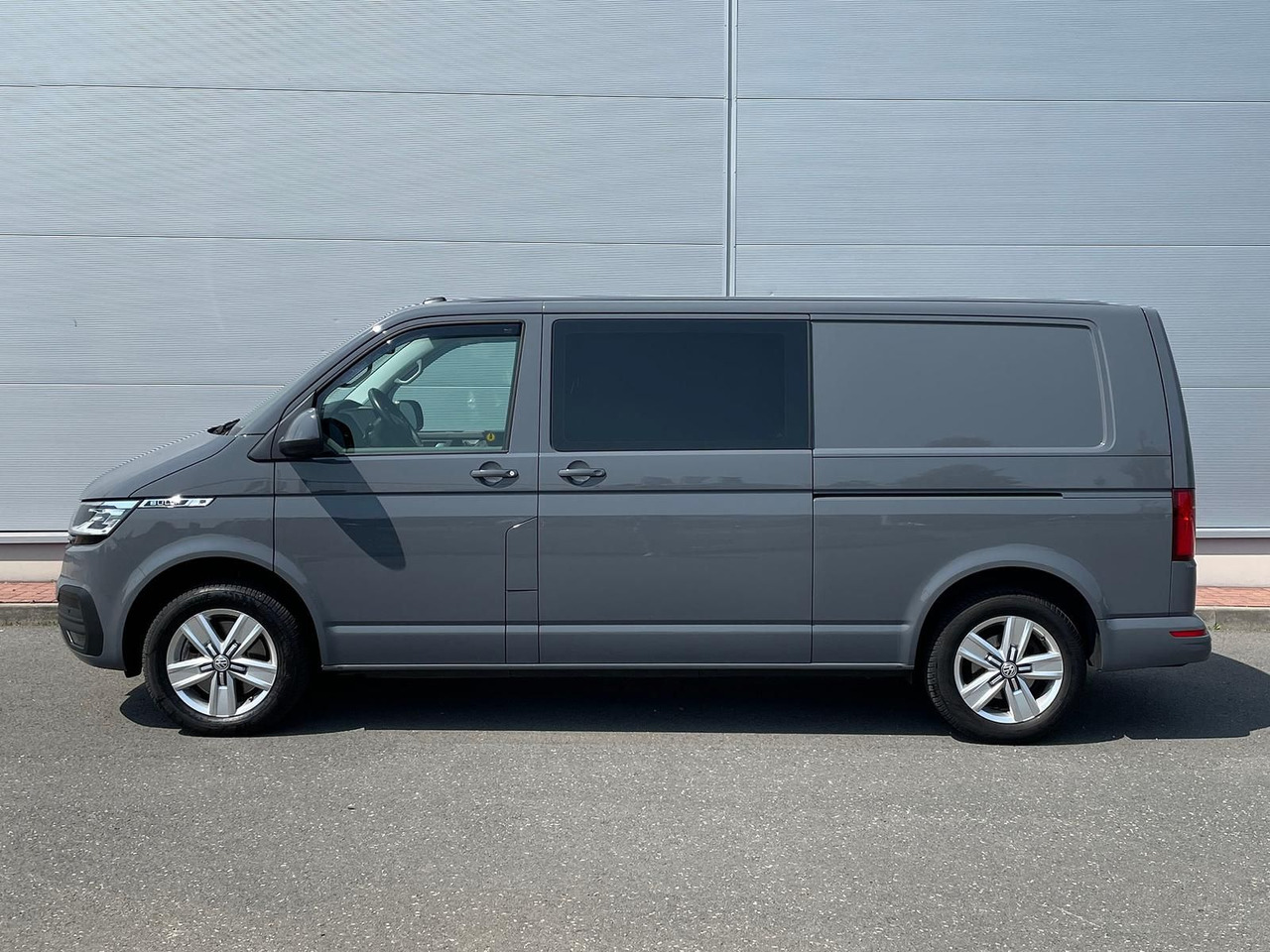 Xe van chở hàng Volkswagen T6.1 Transporter lang 4M LED BEAR LOCK KAM DAB: hình 6