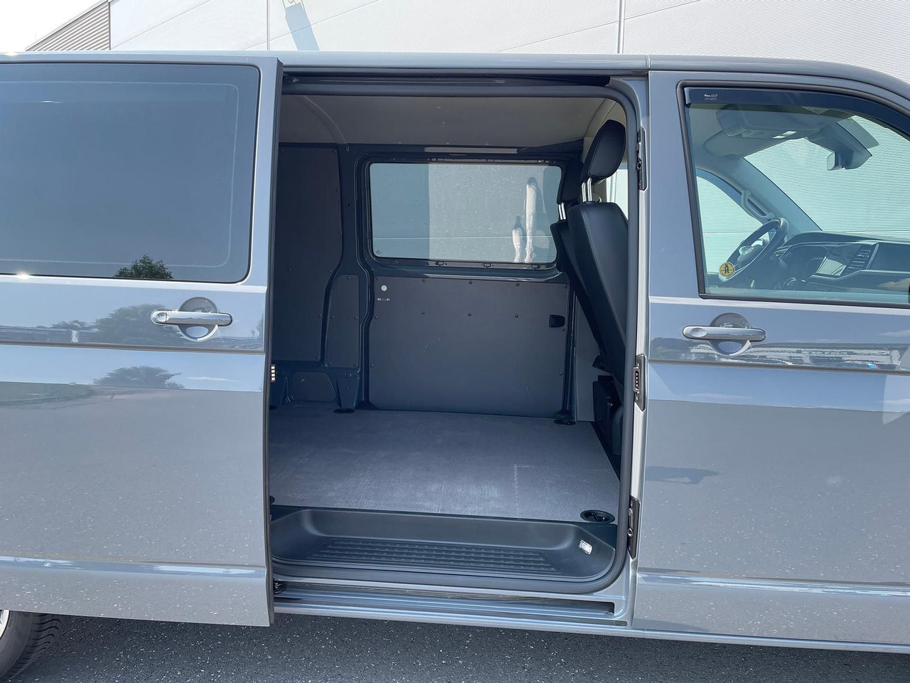 Xe van chở hàng Volkswagen T6.1 Transporter lang 4M LED BEAR LOCK KAM DAB: hình 9