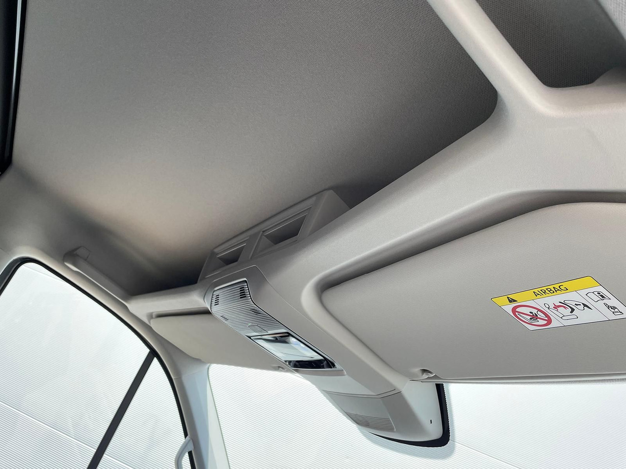 Xe tải nhỏ MAN TGE 3.180 L5H3 Kasten STANDHZ ACC LED SITZHZ: hình 35 Xe tải nhỏ MAN TGE 3.180 L5H3 Kasten STANDHZ ACC LED SITZHZ: hình 35