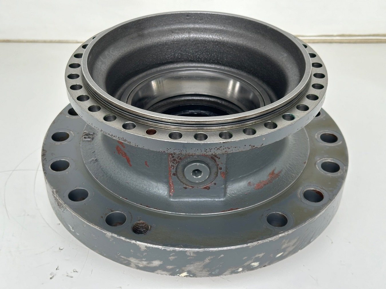 Liebherr Abtriebswellengehäuse ID-Nr.90018934. A924 HL, A924, LH30 C, LH30 M, LH35 M, LH35 MT, R922. #ABTR.GEH.0767#0764# - Mô tơ quay toa cho Máy móc xây dựng: hình 1 Liebherr Abtriebswellengehäuse ID-Nr.90018934. A924 HL, A924, LH30 C, LH30 M, LH35 M, LH35 MT, R922. #ABTR.GEH.0767#0764# - Mô tơ quay toa cho Máy móc xây dựng: hình 1