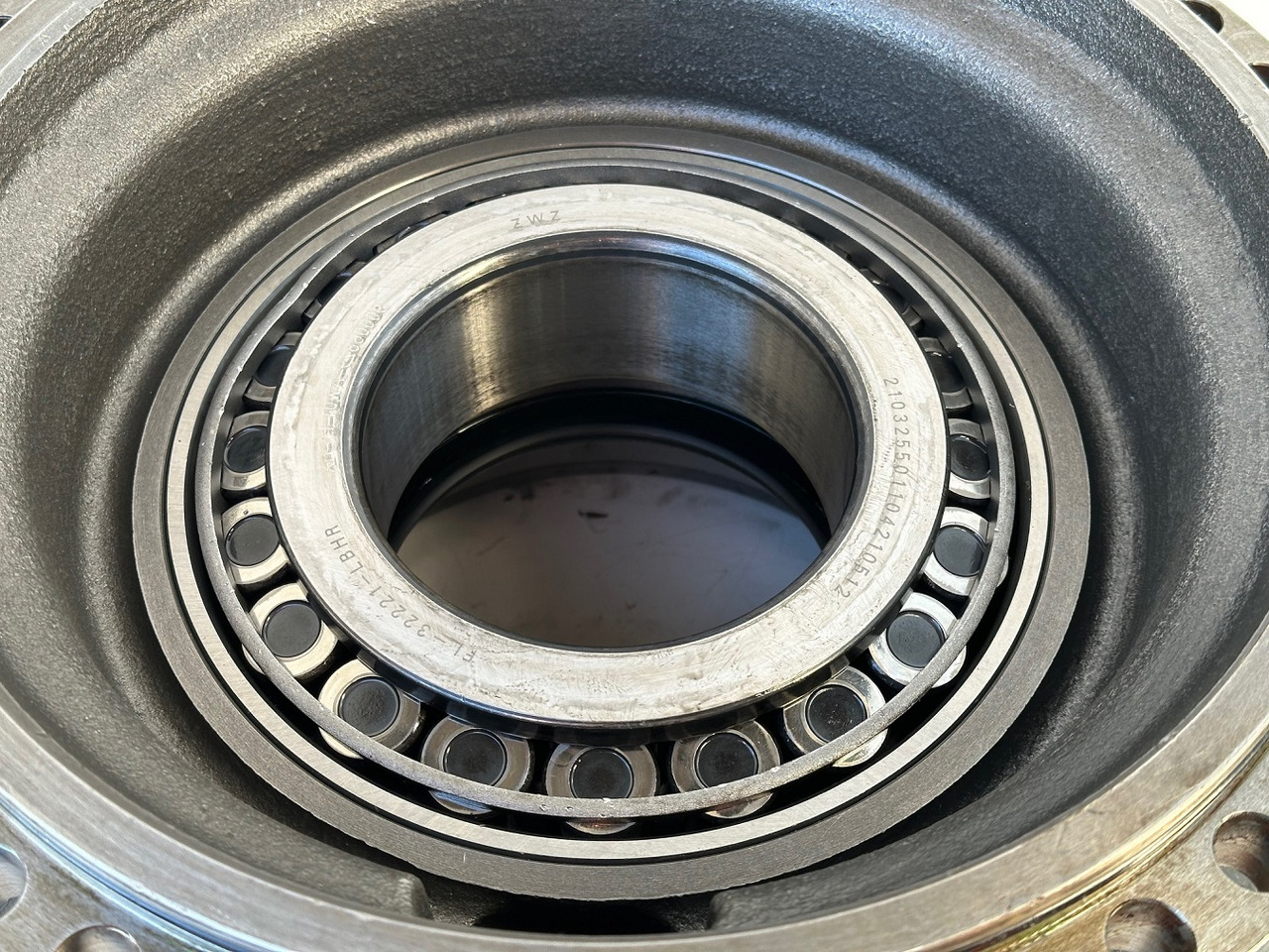 Mô tơ quay toa cho Máy móc xây dựng Liebherr Abtriebswellengehäuse ID-Nr.90208566 inkl. beiden Kegelrollenlager ID-Nr.10030908 - ID-Nr.761001903. LH40, LH50, R926, R928, R930. #90208566.137239#: hình 9 Mô tơ quay toa cho Máy móc xây dựng Liebherr Abtriebswellengehäuse ID-Nr.90208566 inkl. beiden Kegelrollenlager ID-Nr.10030908 - ID-Nr.761001903. LH40, LH50, R926, R928, R930. #90208566.137239#: hình 9