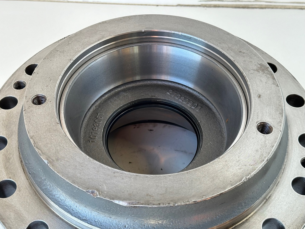 Mô tơ quay toa cho Máy móc xây dựng Liebherr Abtriebswellengehäuse ID-Nr.90208566 inkl. beiden Kegelrollenlager ID-Nr.10030908 - ID-Nr.761001903. LH40, LH50, R926, R928, R930. #90208566.137239#: hình 10 Mô tơ quay toa cho Máy móc xây dựng Liebherr Abtriebswellengehäuse ID-Nr.90208566 inkl. beiden Kegelrollenlager ID-Nr.10030908 - ID-Nr.761001903. LH40, LH50, R926, R928, R930. #90208566.137239#: hình 10