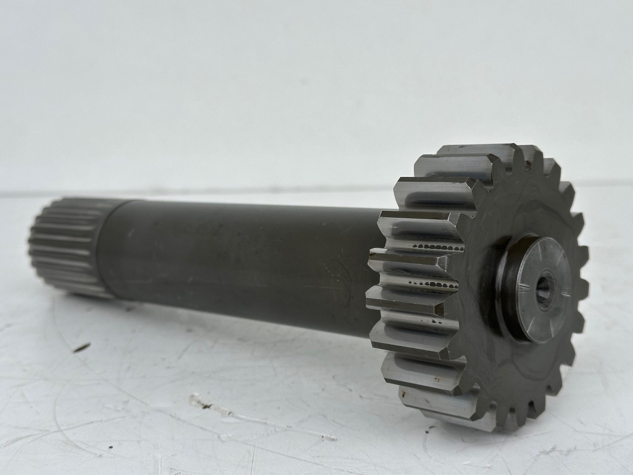 Liebherr Antriebswelle ID-Nr.9443786 - ID-Nr.944378603. FAT550 FAT550P046. A900, LH120, LH150, E974, ER974, LOS1976, LOS-413, R964, R966, R970, R974, R976, R980, R984. #944378603.2374# - Bán trục cho Máy móc xây dựng: hình 1 Liebherr Antriebswelle ID-Nr.9443786 - ID-Nr.944378603. FAT550 FAT550P046. A900, LH120, LH150, E974, ER974, LOS1976, LOS-413, R964, R966, R970, R974, R976, R980, R984. #944378603.2374# - Bán trục cho Máy móc xây dựng: hình 1