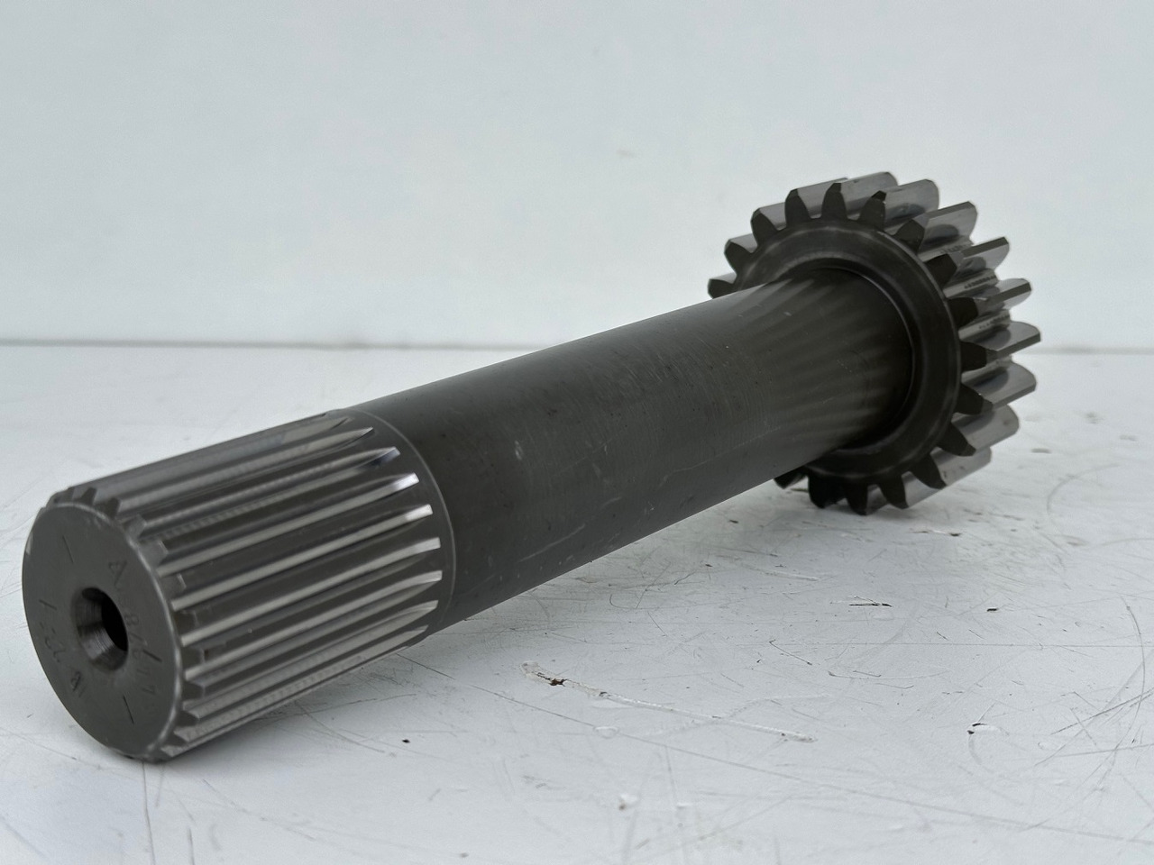 Liebherr Antriebswelle ID-Nr.9443786 - ID-Nr.944378603. FAT550 FAT550P046. A900, LH120, LH150, E974, ER974, LOS1976, LOS-413, R964, R966, R970, R974, R976, R980, R984. #944378603.2374# - Bán trục cho Máy móc xây dựng: hình 2 Liebherr Antriebswelle ID-Nr.9443786 - ID-Nr.944378603. FAT550 FAT550P046. A900, LH120, LH150, E974, ER974, LOS1976, LOS-413, R964, R966, R970, R974, R976, R980, R984. #944378603.2374# - Bán trục cho Máy móc xây dựng: hình 2