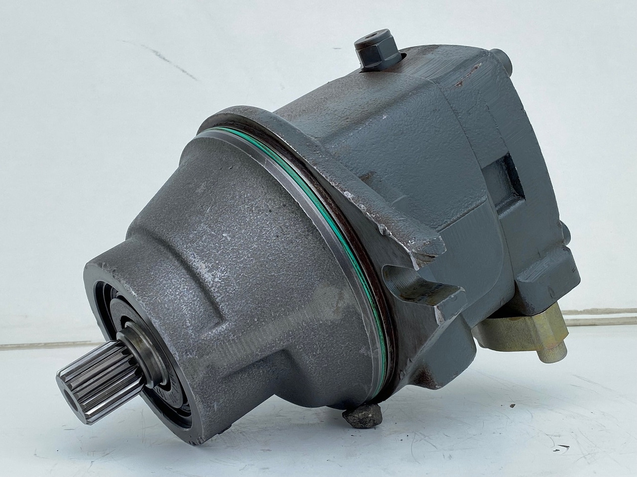 Liebherr Hydraulikeinbaumotor FMF090, ID-Nr.10120382 - ID-Nr.9273168 - ID-Nr.9074075. A900, A944, LH60, E942, EP944, ER944, LOS942, LOS944, P942, P944, R934 TR, R940, R942, R944, R946, R950. #17868 - Động cơ thủy lực cho Máy xúc bánh xích: hình 2 Liebherr Hydraulikeinbaumotor FMF090, ID-Nr.10120382 - ID-Nr.9273168 - ID-Nr.9074075. A900, A944, LH60, E942, EP944, ER944, LOS942, LOS944, P942, P944, R934 TR, R940, R942, R944, R946, R950. #17868 - Động cơ thủy lực cho Máy xúc bánh xích: hình 2