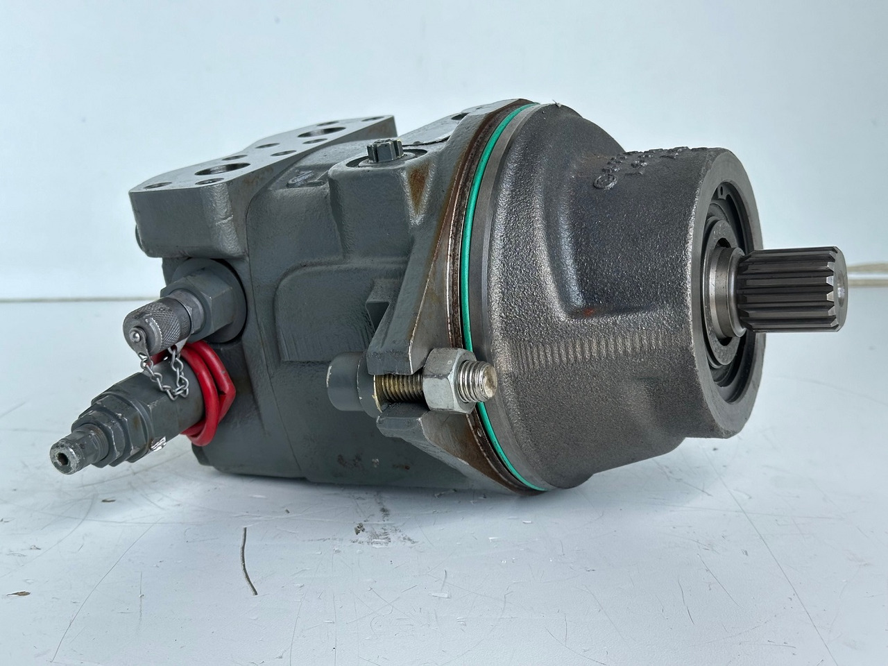 Liebherr Hydraulikeinbaumotor Typ:FMF058, ID-Nr.10122576 - ID-Nr.10145827 - ID-Nr.11371069. LOS1906, P924 COMP , R906, R906 PROTO, R916, R922, R924, R924 COMP, R926 COMP, R926 K LC. #39780# - Động cơ thủy lực cho Máy xúc: hình 2 Liebherr Hydraulikeinbaumotor Typ:FMF058, ID-Nr.10122576 - ID-Nr.10145827 - ID-Nr.11371069. LOS1906, P924 COMP , R906, R906 PROTO, R916, R922, R924, R924 COMP, R926 COMP, R926 K LC. #39780# - Động cơ thủy lực cho Máy xúc: hình 2