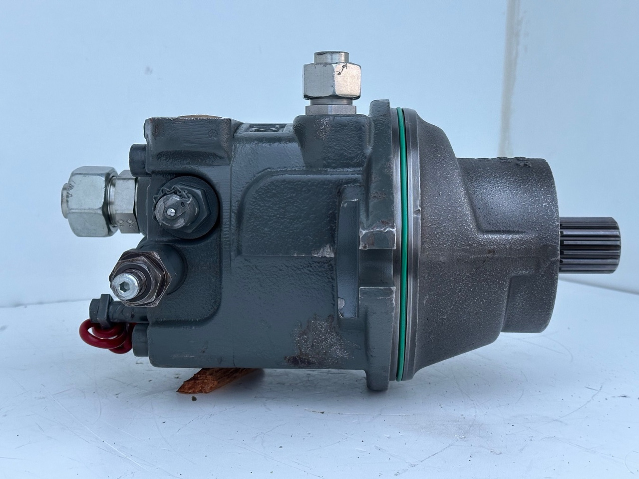 Liebherr Hydraulikeinbaumotor Typ:FMF090. ID-Nr.10139164 - ID-Nr.11371743. R946 LC, R946 LC-V, R946 NLC, R946 S-HD, R950 LC-V, R950 S-HD, R950. #11371743.11929# - Mô tơ quay toa cho Máy xúc: hình 4 Liebherr Hydraulikeinbaumotor Typ:FMF090. ID-Nr.10139164 - ID-Nr.11371743. R946 LC, R946 LC-V, R946 NLC, R946 S-HD, R950 LC-V, R950 S-HD, R950. #11371743.11929# - Mô tơ quay toa cho Máy xúc: hình 4